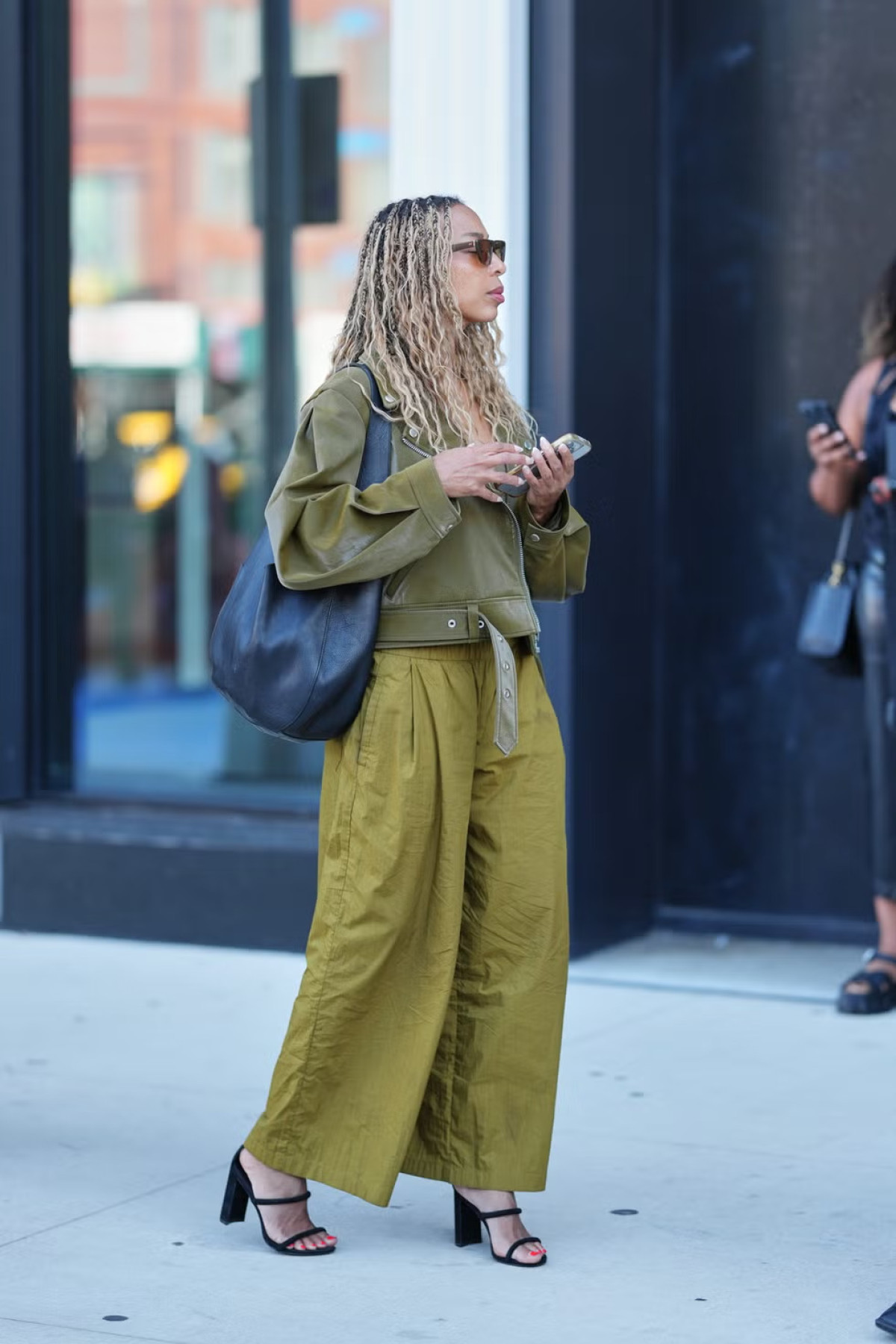 Світлий шкіряний образ