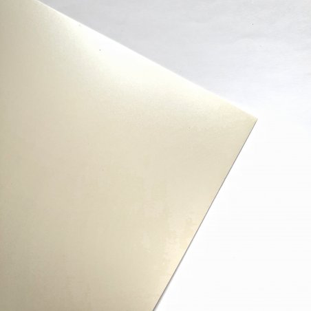 Дизайнерский картон SPLENDORLUX pearl ice 230 г/м2 (20х35 см), перламутровый белый