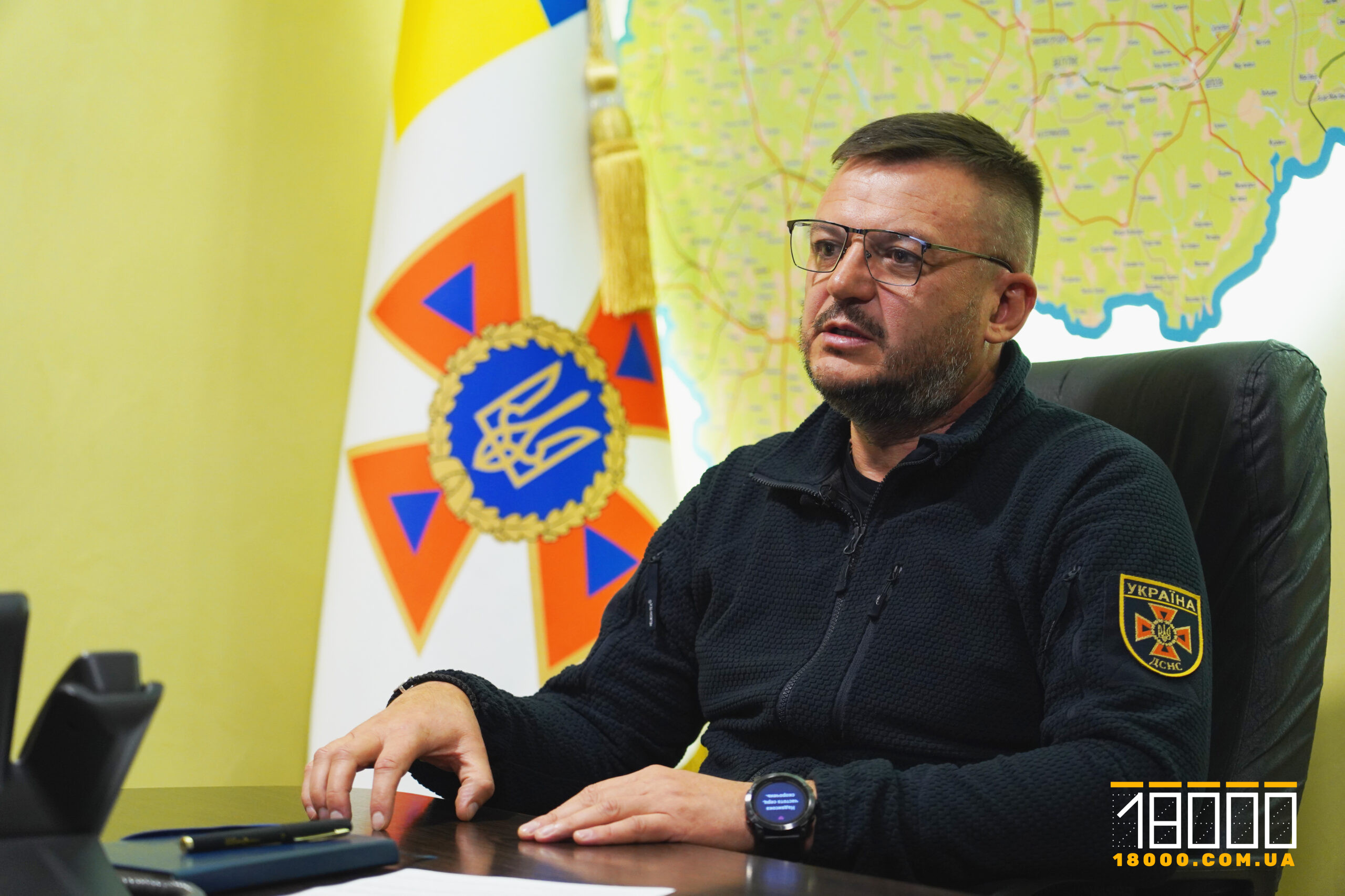 Олександр Євпак під час інтерв'ю з "18000"