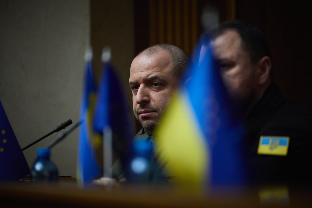 Рустем Умеров в ложі кабміну під час засідання парламенту