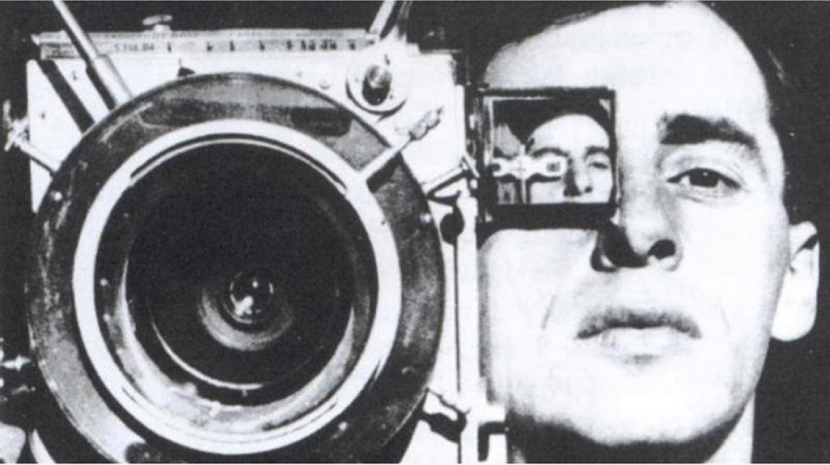 Кадр із фільму Дзиґи Вертова «Людина з кіноапаратом»