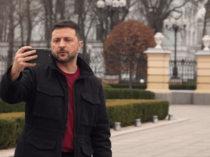 Тиску на Росію замало, і будь-які послаблення в уже існуючих форматах тиску тільки мотивують Путіна затягувати війну — звернення Президента