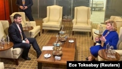 Уповноважений Верховної Ради України з прав людини Дмитро Лубінець під час переговорів із російською омбудсменкою Тетяною Москальковою. Анкара, Туреччина, 11 січня 2023 року