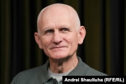Алесь Беляцький під час інтерв’ю Радіо Свобода