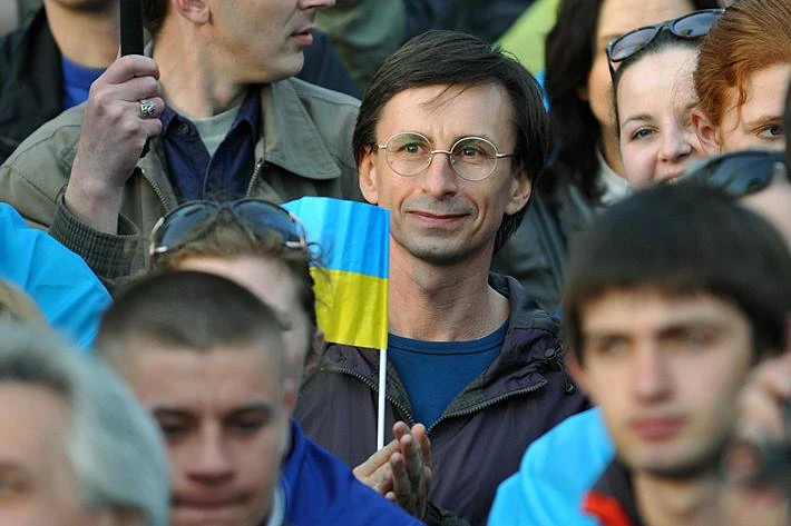 Юрій Шаповалов: Кожний регіон має свої особливості. Але це не привід для розколу. Навпаки, це має робити Україну більш цікавою. Треба враховувати всі ці нюанси, вивчати, поважати, але не можна робити на них політику