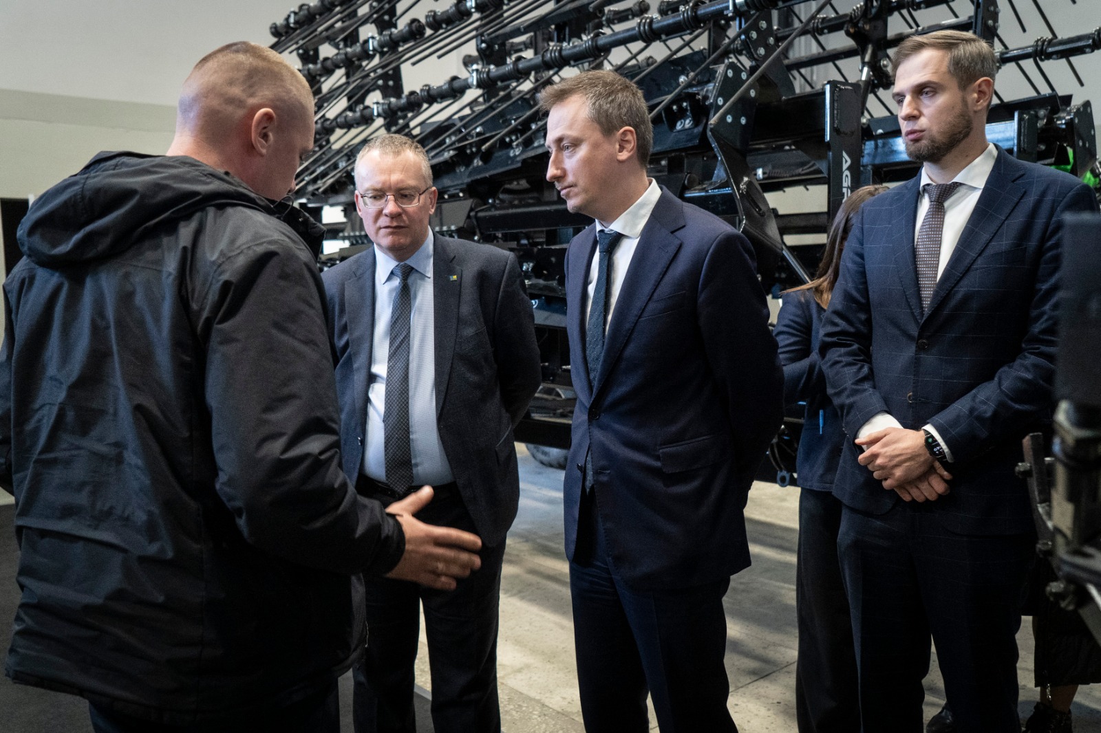 Міністр Олексій Соболев та його заступник Денис Башлик на агровиставці АГРОЕКСПО 2025 Міністр Олексій Соболев та його заступник Денис Башлик на агровиставці АГРОЕКСПО 2025