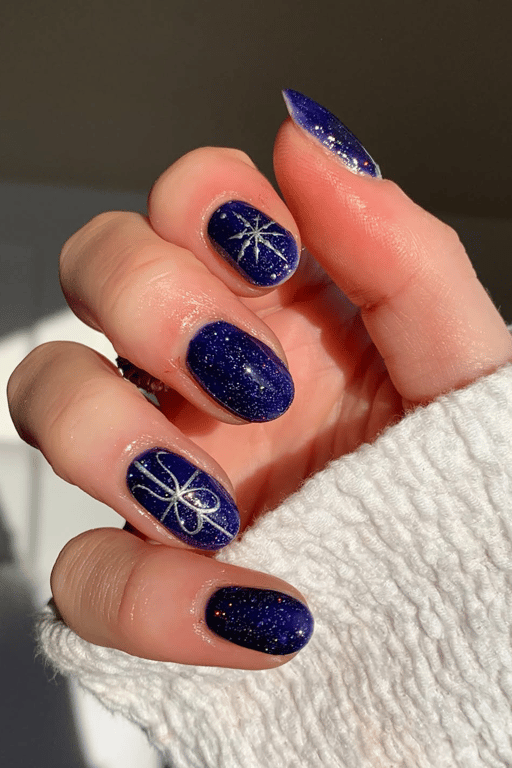 Манікюр у синьому відтінку