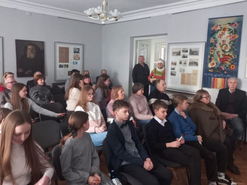 У Полтаві відкрилася персональна виставка Едуарда Странадка «Переміна декорацій»