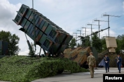 «Існують ліміти, зокрема щодо ракет «PAC-3». Ми виробляємо лише певну кількість за раз. Протягом останніх місяців ми використали величезну їх кількість як тут, в Україні, так і, звісно, на Близькому Сході», – Петреус