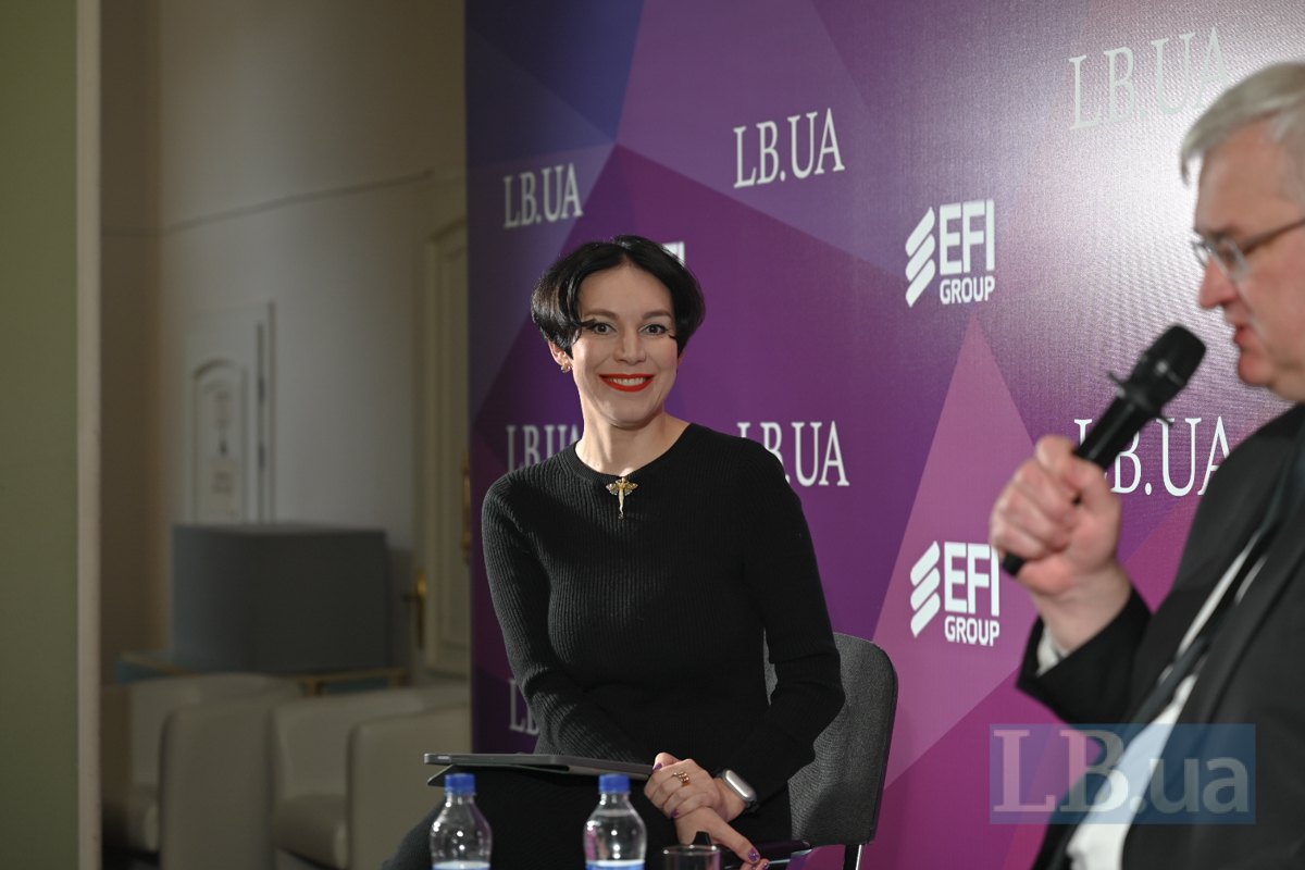  шеф-редакторка <i>LB.ua</i> Cоня Кошкіна і міністр закордонних справ України Андрій Сибіга