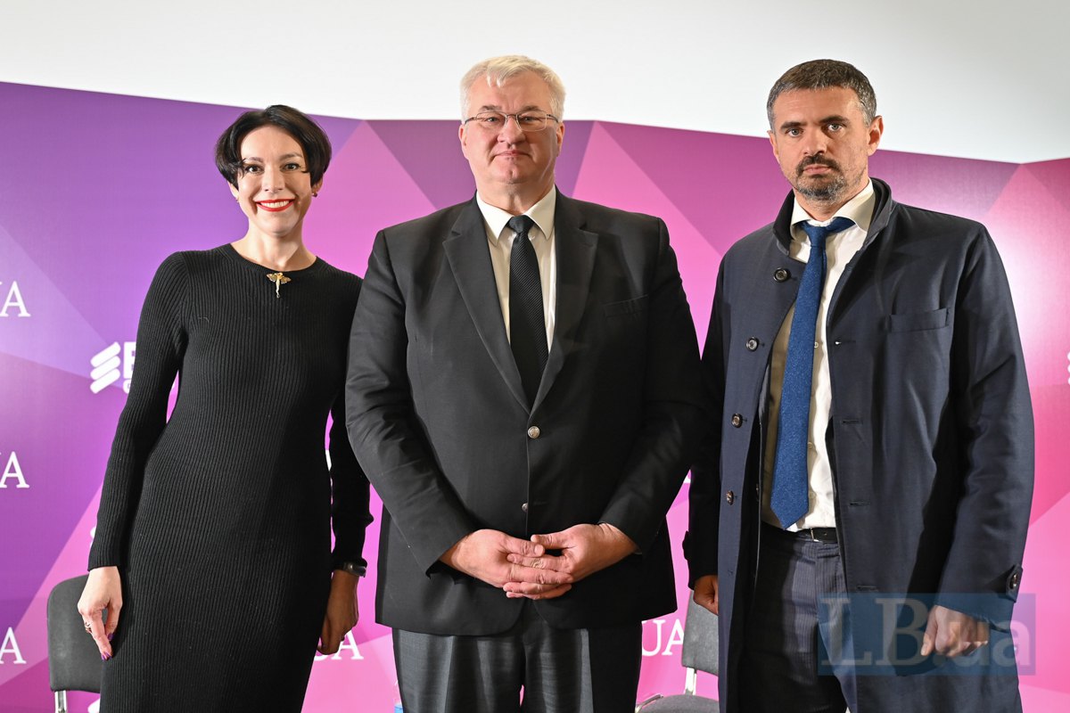 Cоня Кошкіна, Андрій Сибіга й Ігор Ліскі після дискусії
