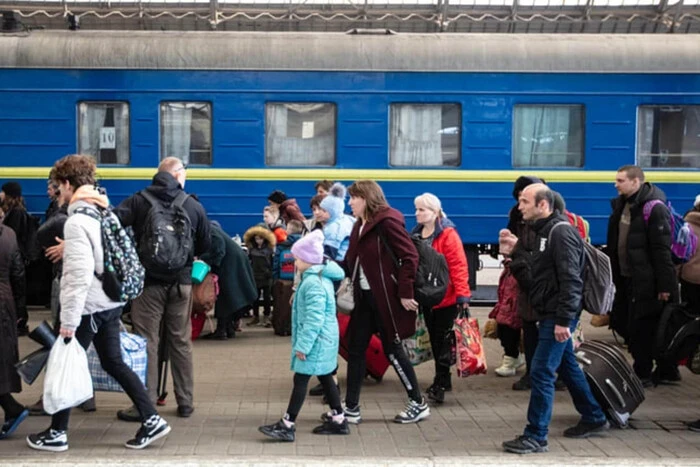 Мер найбільшого прифронтового міста закликав владу переглянути підходи до ВПО