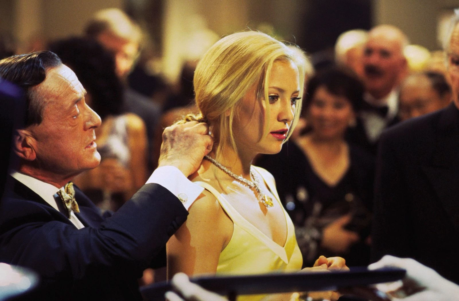 Жовтий діамант Isadora у фільмі 'Як позбутися хлопця за 10 днів', 2003