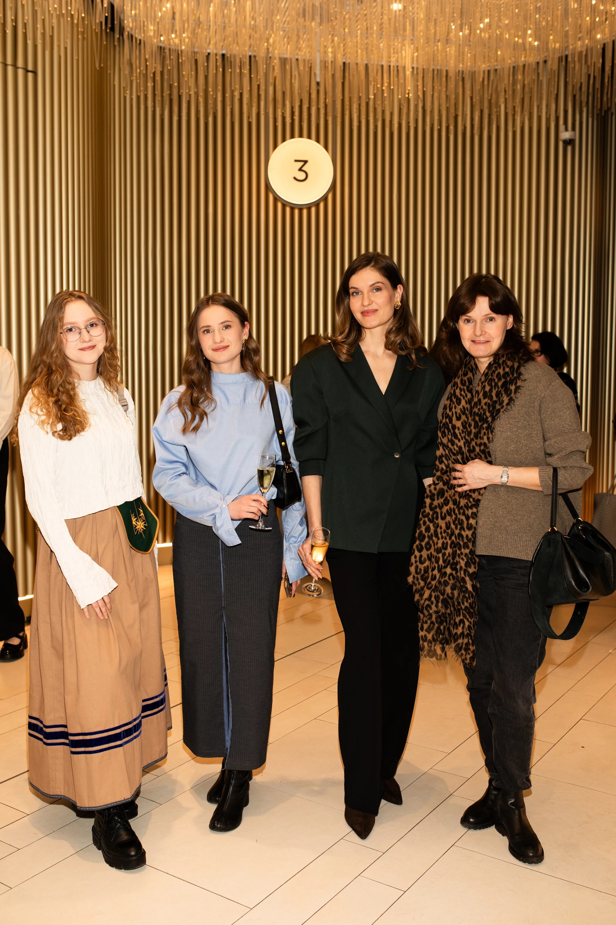 Фото Альони Лозовенко, Пєєвої Наталії, Євгенії Дубровської, Соні Забуги