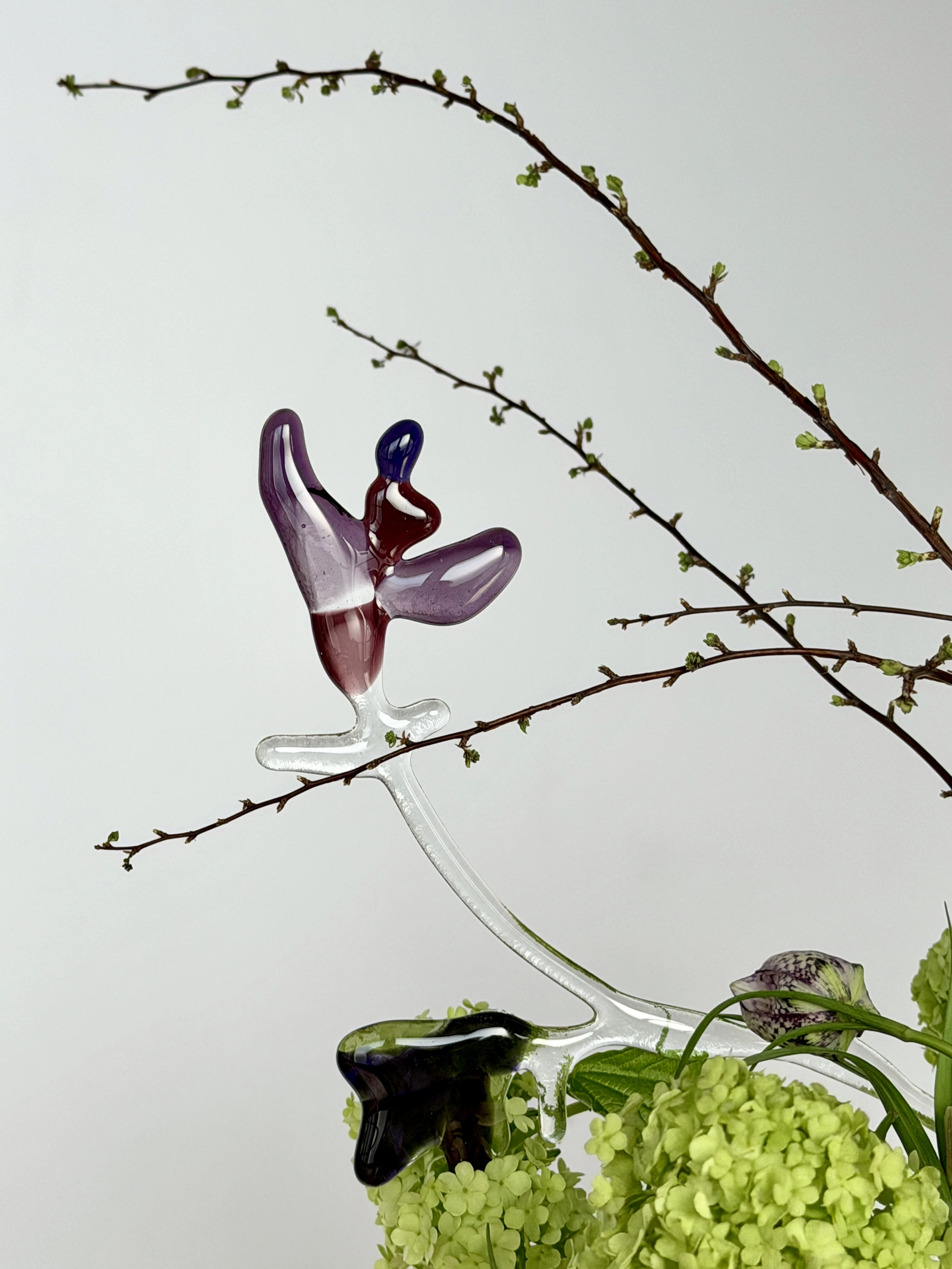 Скляна квітка, створена мисткинею Оленою Гавриловою