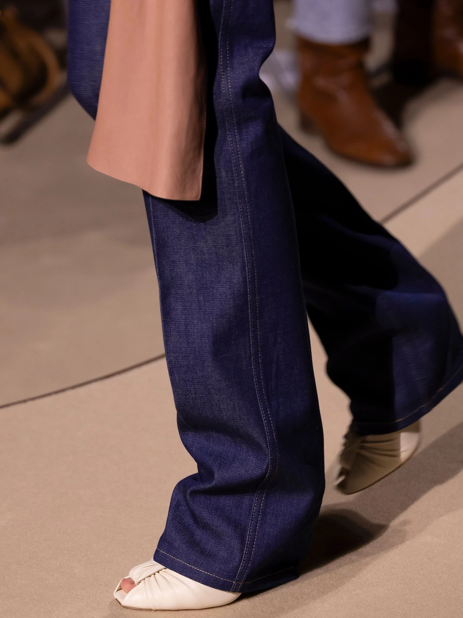 Chloé весна-літо 2026 Chloé весна-літо 2026