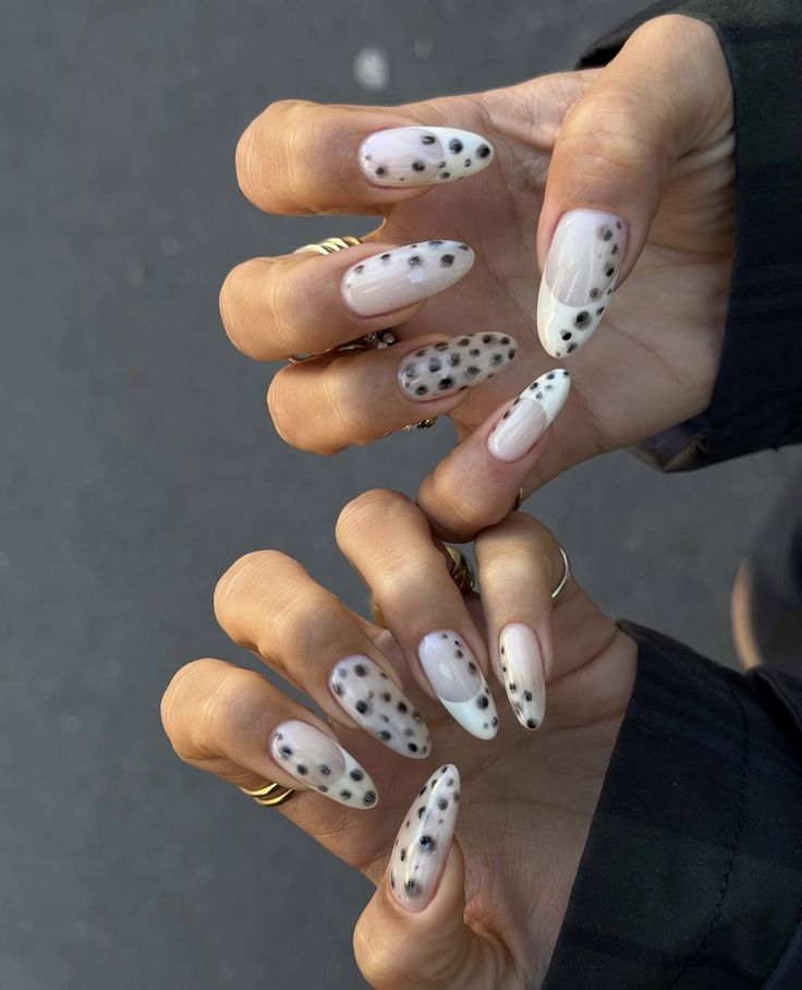 «Далматинові» нігті