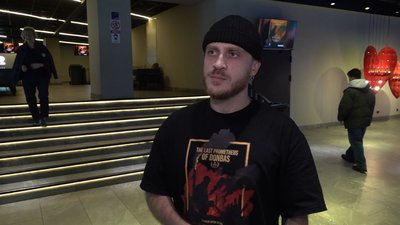 Останній Прометей Донбасу демонструє реалії життя людей під час війни.