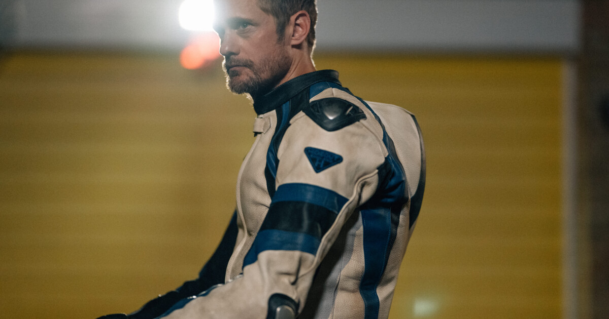 Кадр з квір-романтичної комедії 'Пілліон'