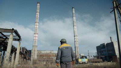 Члени знімальної групи під час роботи на Курахівській ТЕС.