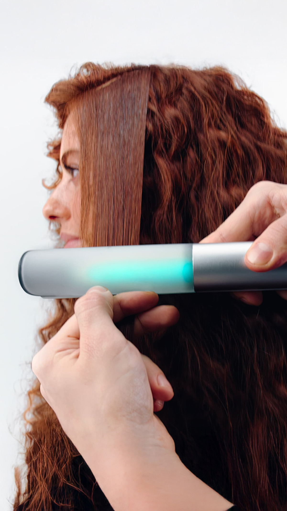 Мультистайлер Light Straight +. Фото: L’Oréal Україна