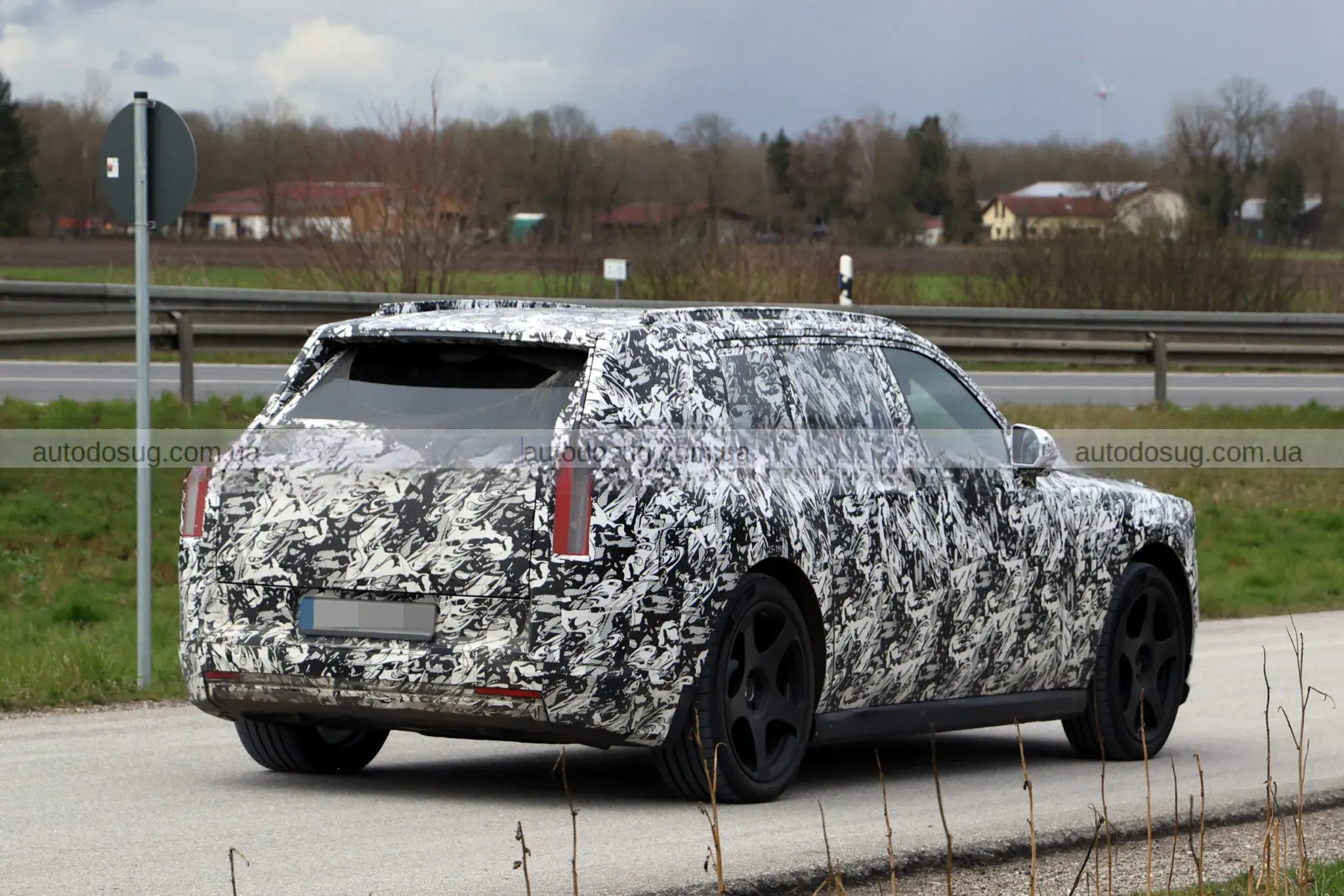 Електричний позашляховик Rolls-Royce