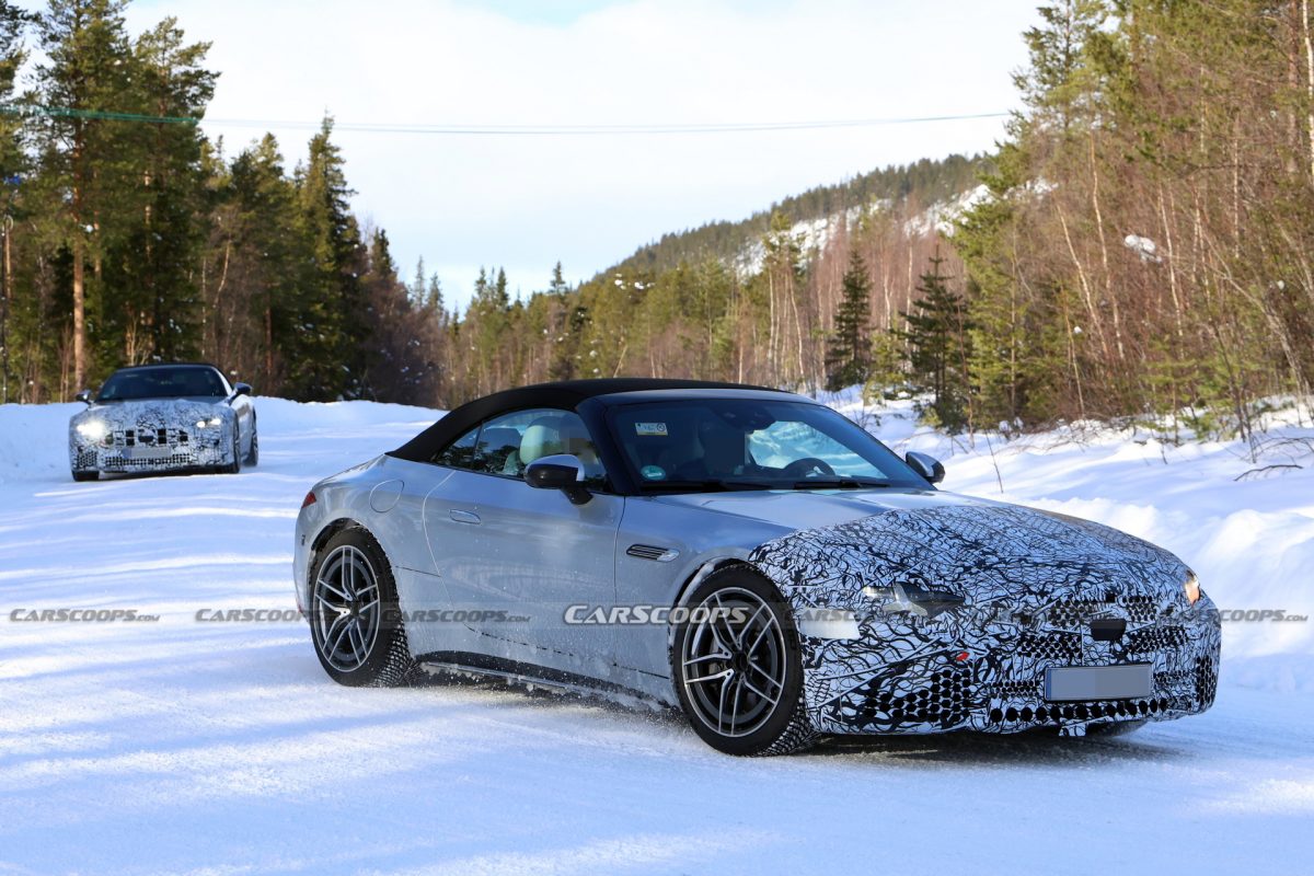 Вигляд оновленого Mercedes-Benz SL ззаду