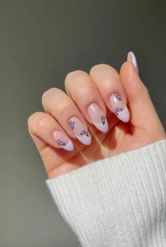 Метелики на нігтях