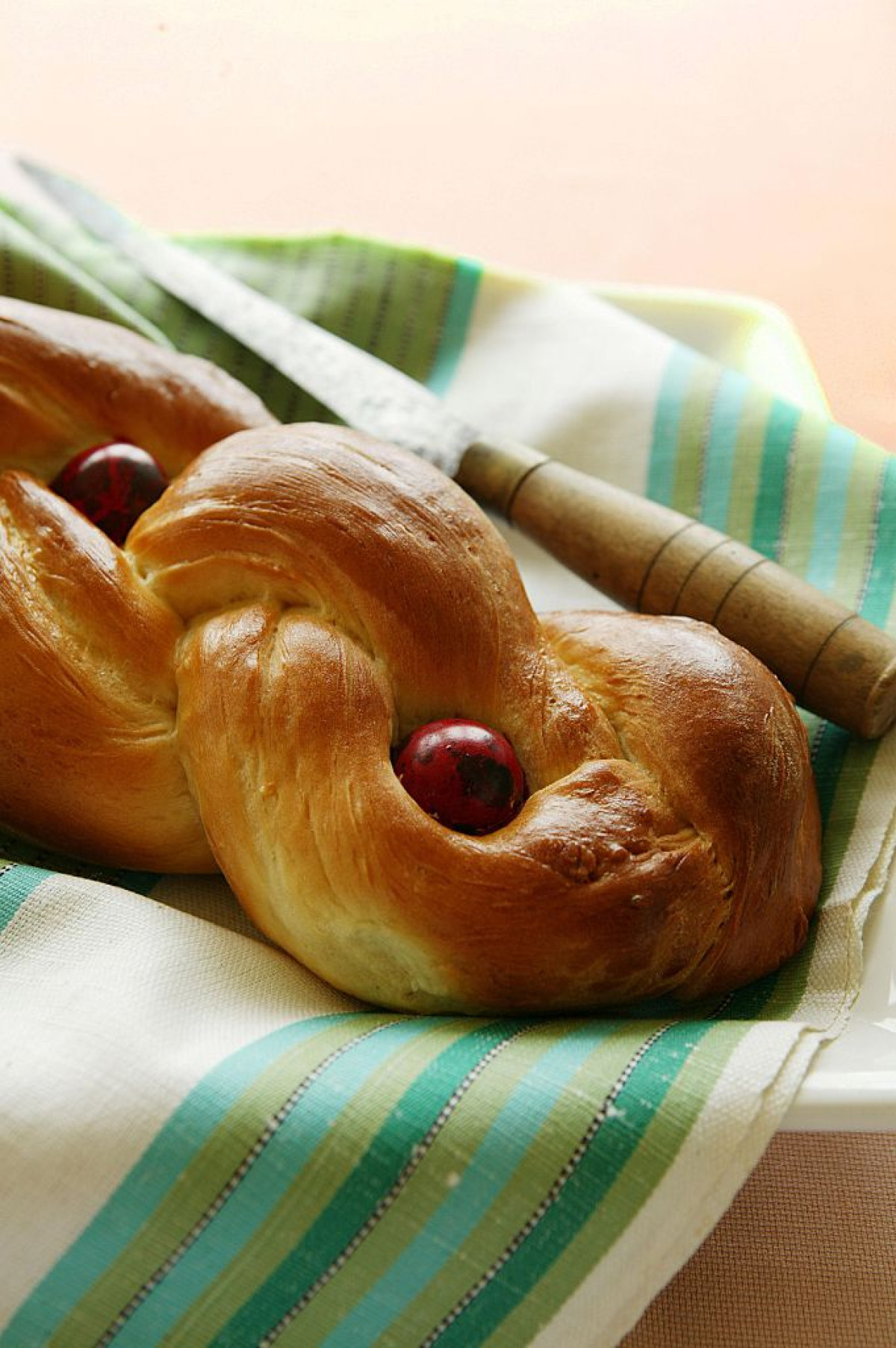 Грецький великодній хліб Цурекі