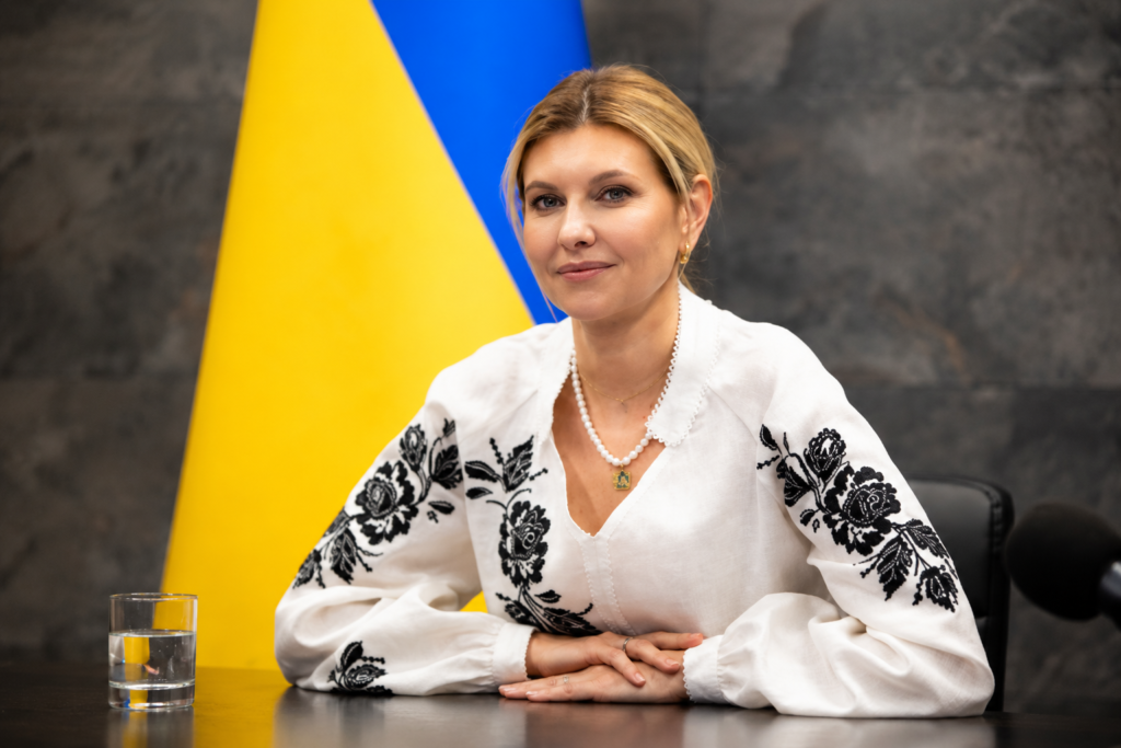 Фейк про “арешт” Олени Зеленської розсипався після заяв НАБУ і САП