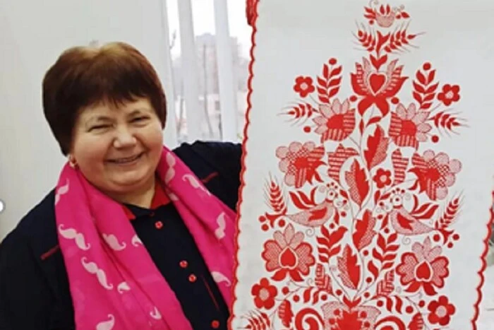 День вишиванки. Решетилівська майстриня розповіла, яким має бути правильний весільний рушник і яка його ціна