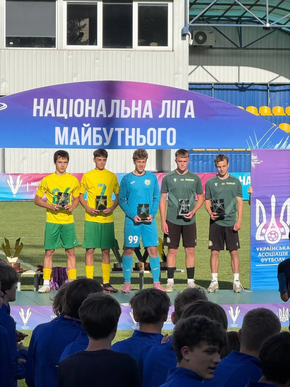 Денис Низовцев на полі