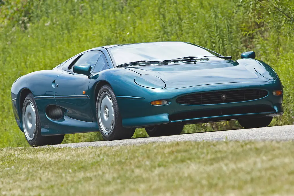 Jaguar XJ220
