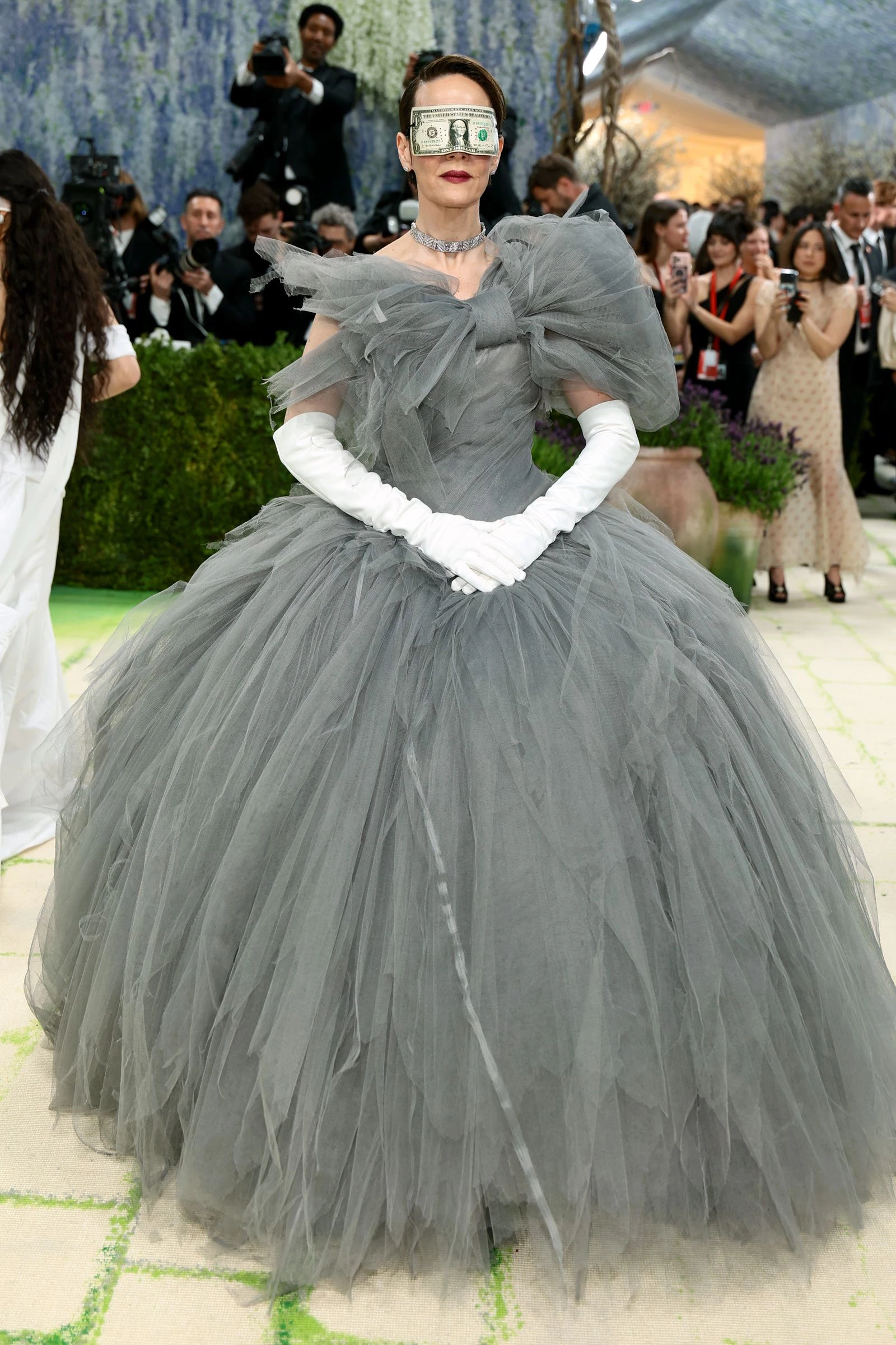 Сара Полсон в Matières Fécales на Met Gala 2026