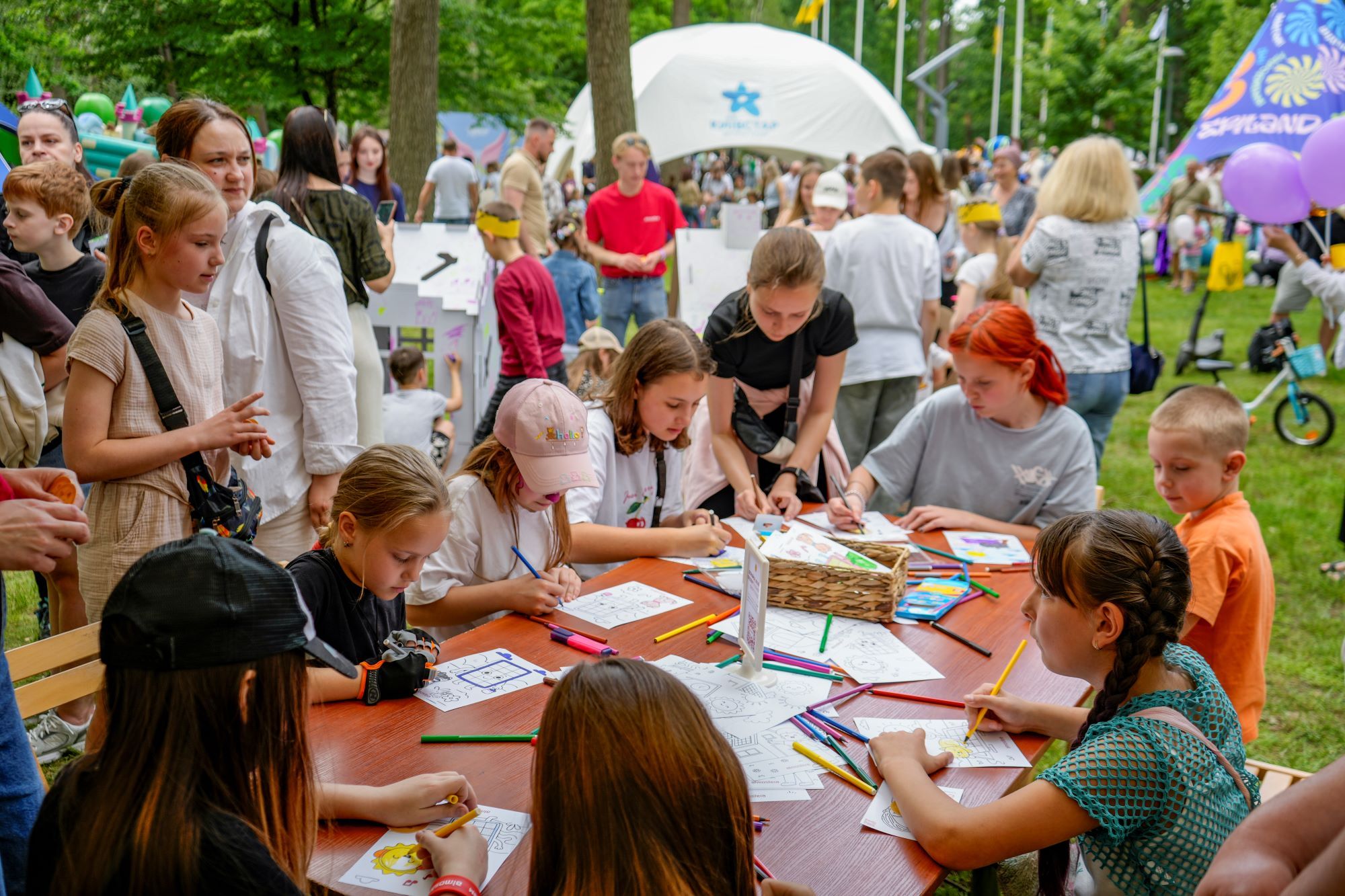 Alyona Alyona, Оля Цибульська та LAUD виступлять у Бучі на Charity Family Day Alyona Alyona, Оля Цибульська та LAUD виступлять у Бучі на Charity Family Day