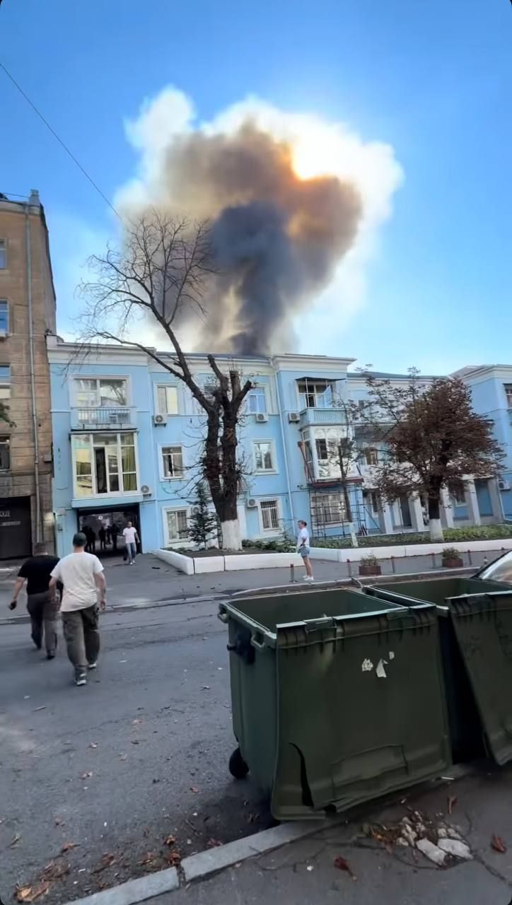 Біля офісу Люкс ФМ було влучання двох шахедів