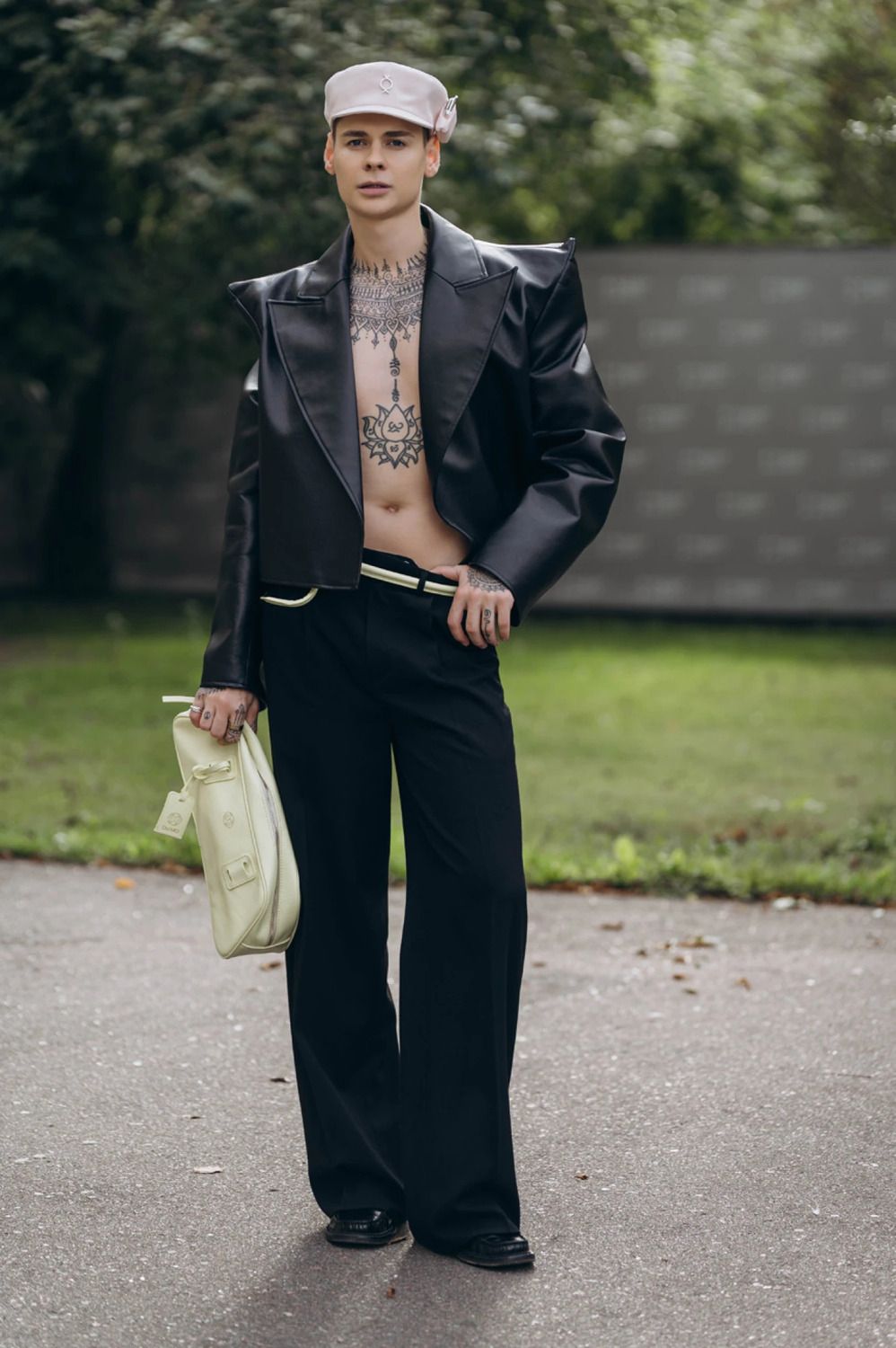 Найгарячіші street style-образи з третього та четвертого днів Ukrainian Fashion Week - 908420 Найгарячіші street style-образи з третього та четвертого днів Ukrainian Fashion Week - фото 908420