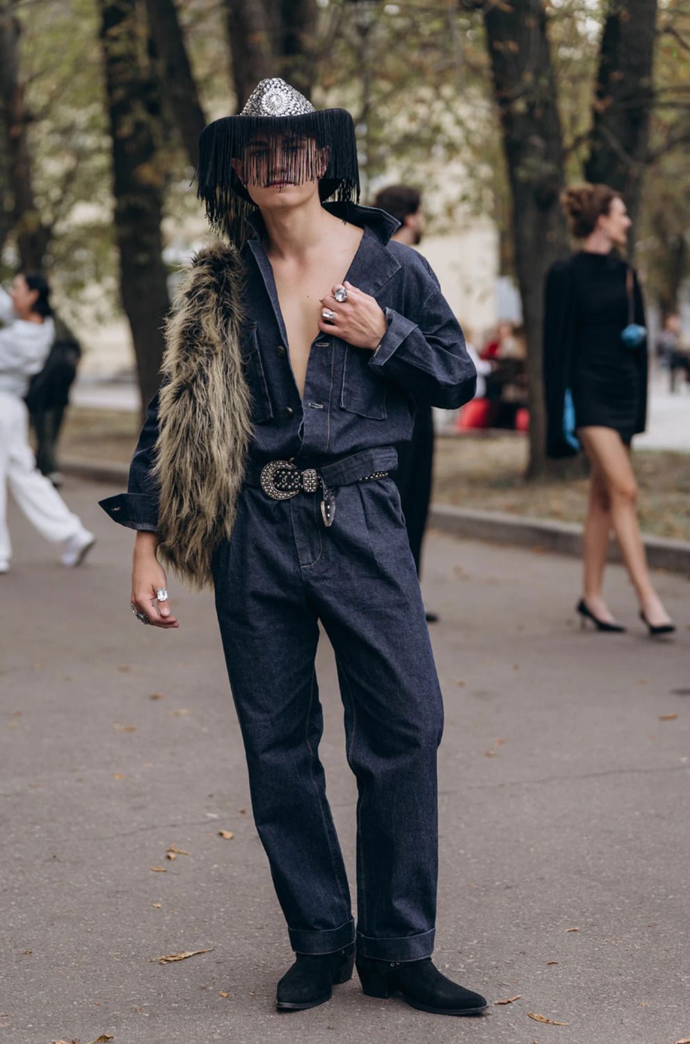 Найгарячіші street style-образи з третього та четвертого днів Ukrainian Fashion Week - 908424 Найгарячіші street style-образи з третього та четвертого днів Ukrainian Fashion Week - фото 908424