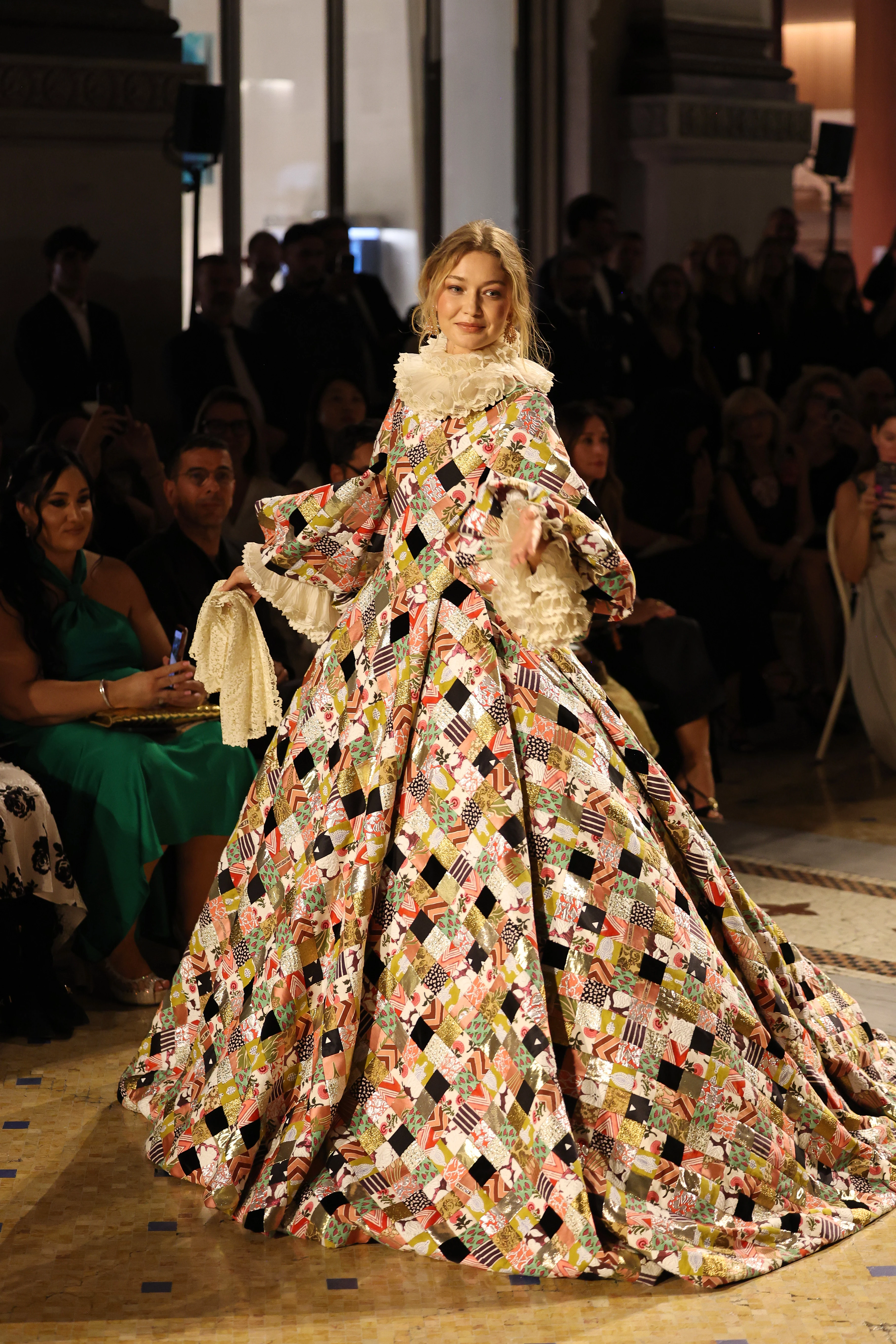 Джіджі Хадід у Valentino