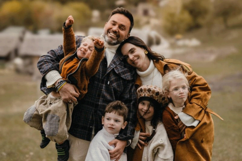 Від двох дітей до великої родини - історія усиновлення Мірошниченків